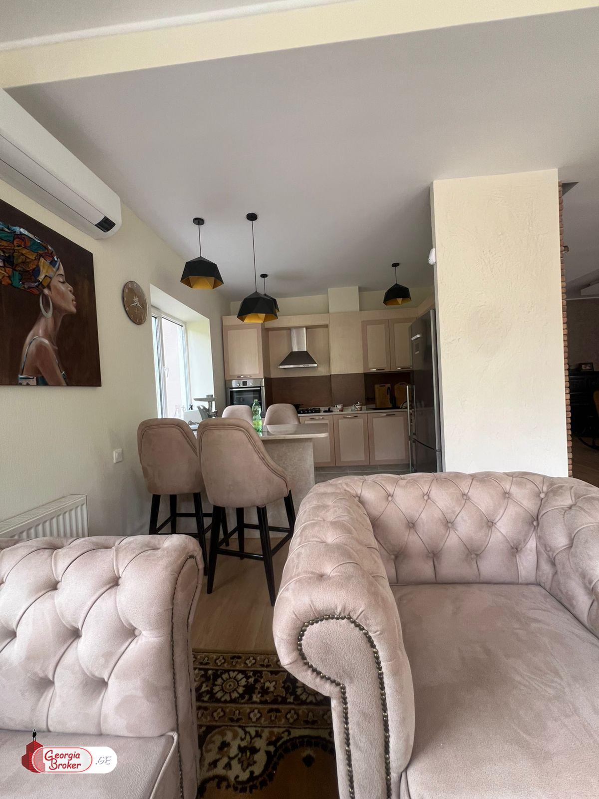 nearly repaired 8-room house for rent